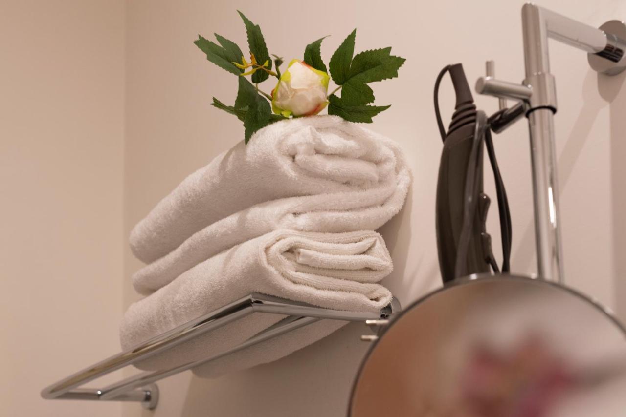 Pignatelli Rooms Наполи Екстериор снимка