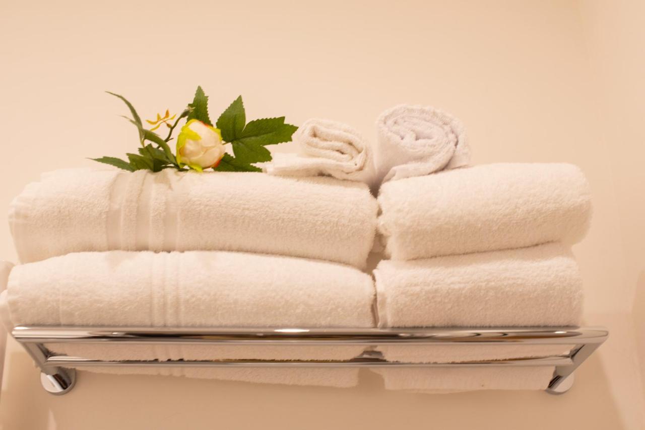 Pignatelli Rooms Наполи Екстериор снимка