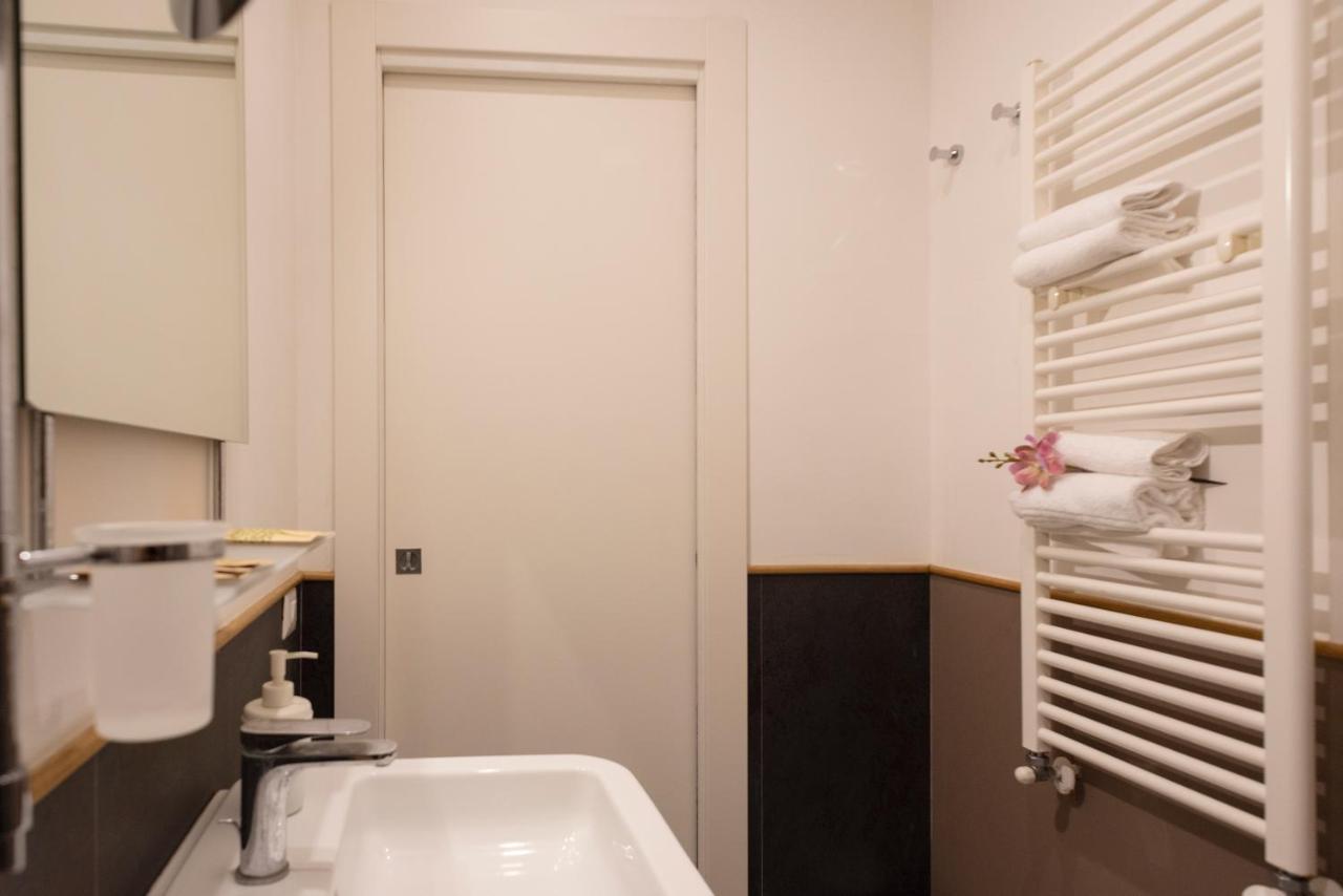 Pignatelli Rooms Наполи Екстериор снимка
