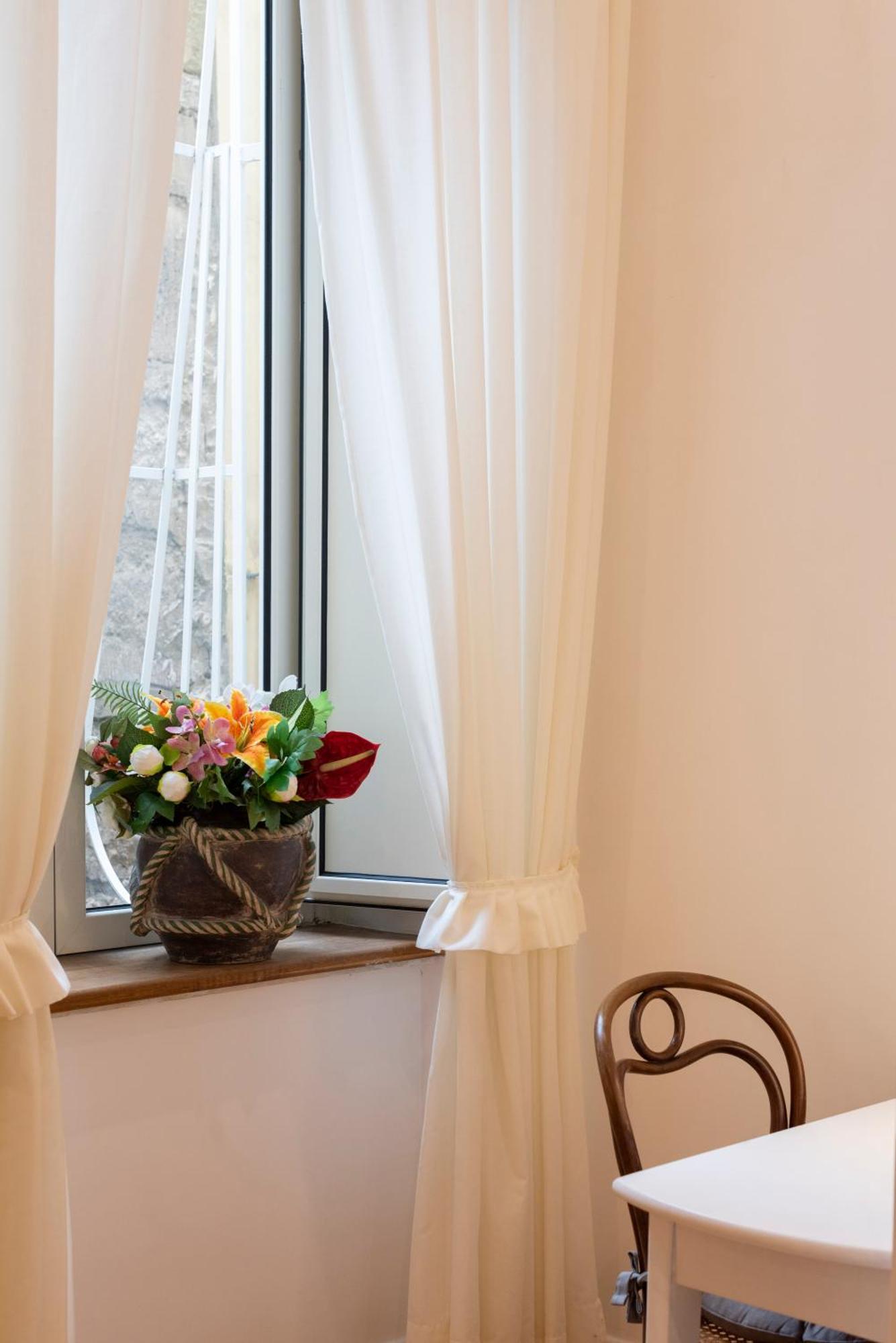 Pignatelli Rooms Наполи Екстериор снимка