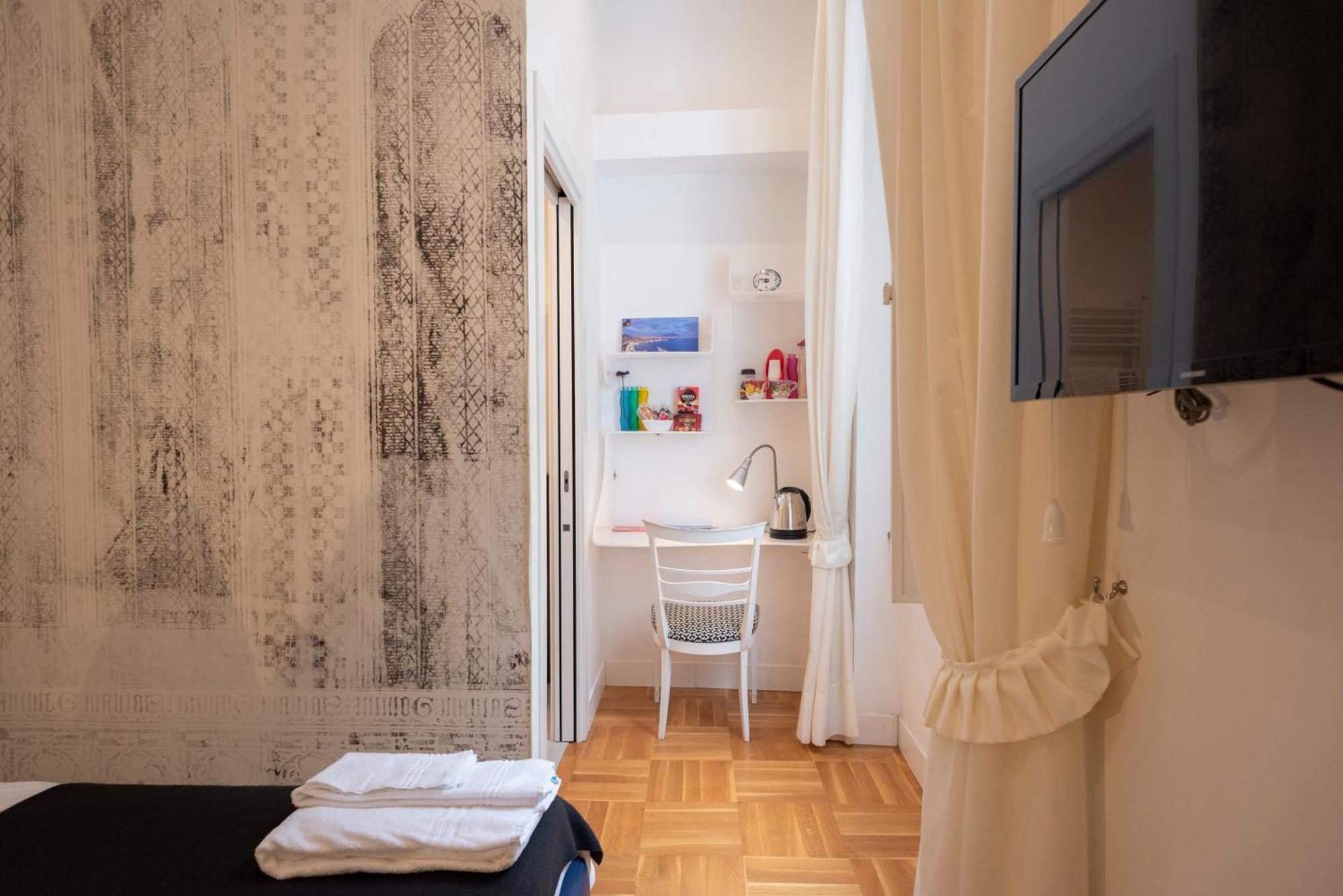 Pignatelli Rooms Наполи Екстериор снимка